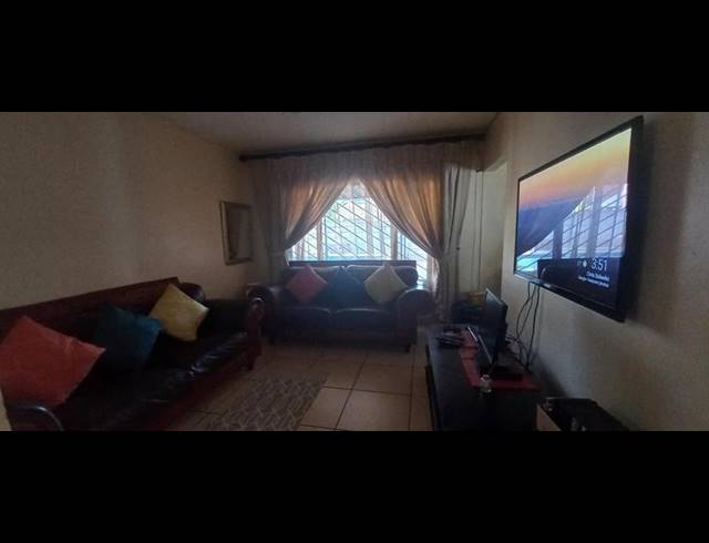 4 BEDROOM HOUSE FOR SALE IN CHANTELLE